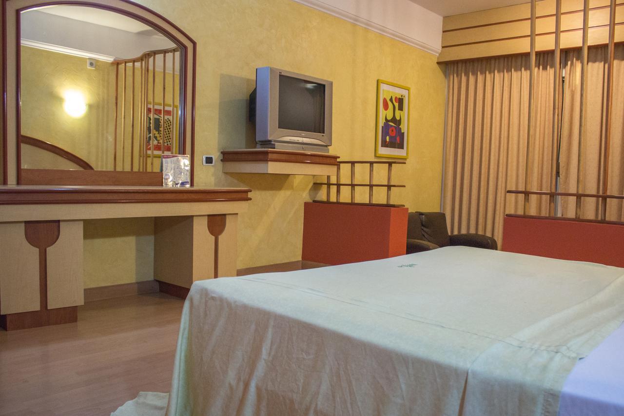 Autohotel Ilussion Córdoba Zewnętrze zdjęcie